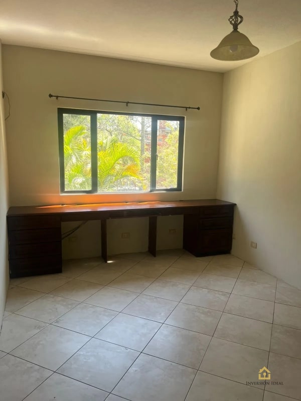 Rento Amplia Casa $1,500 en Kanajuyú 2 | 4 Dormitorios+Jardín y Chimenea Z16 - 3