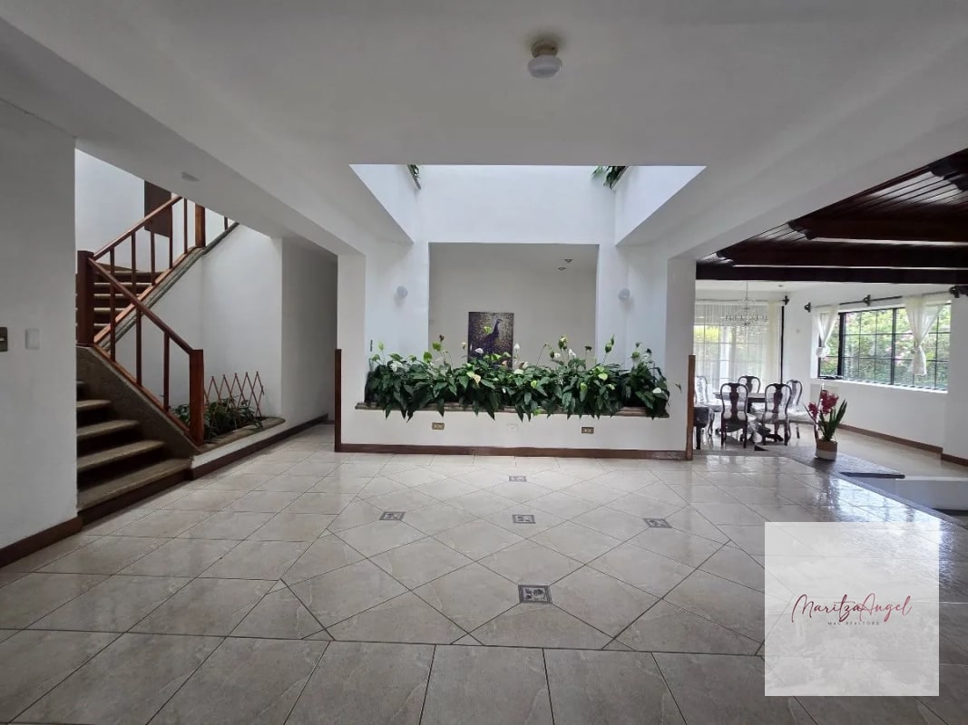 ALQUILER DE CASA EN ZONA 16 - 7