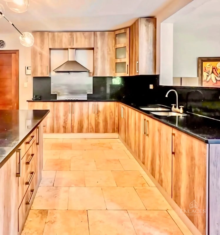 Km. 13.5 CAES • Casa en Venta • Bosques de Las Luces - 1