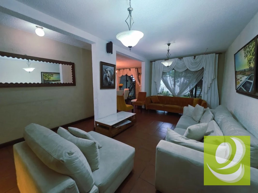 VENDO CASA EN SAN CRISTOBAL SECTOR B4 - 12