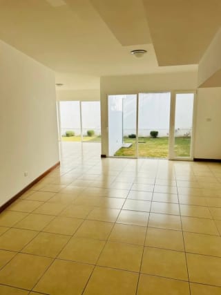 Casa en alquiler Campos de San Isidro zona 16 — Casa en Alquiler en Campos de San Isidro, Zona 16, Guatemala, Ciudad — miniatura 1 de 8
