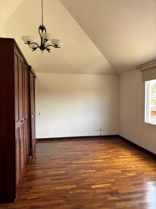 Se renta hermosa casa grande en Residencial Los Diamantes  — Casa en Alquiler en Los Diamantes, Carretera a El Salvador, Guatemala, Ciudad — miniatura 9 de 17