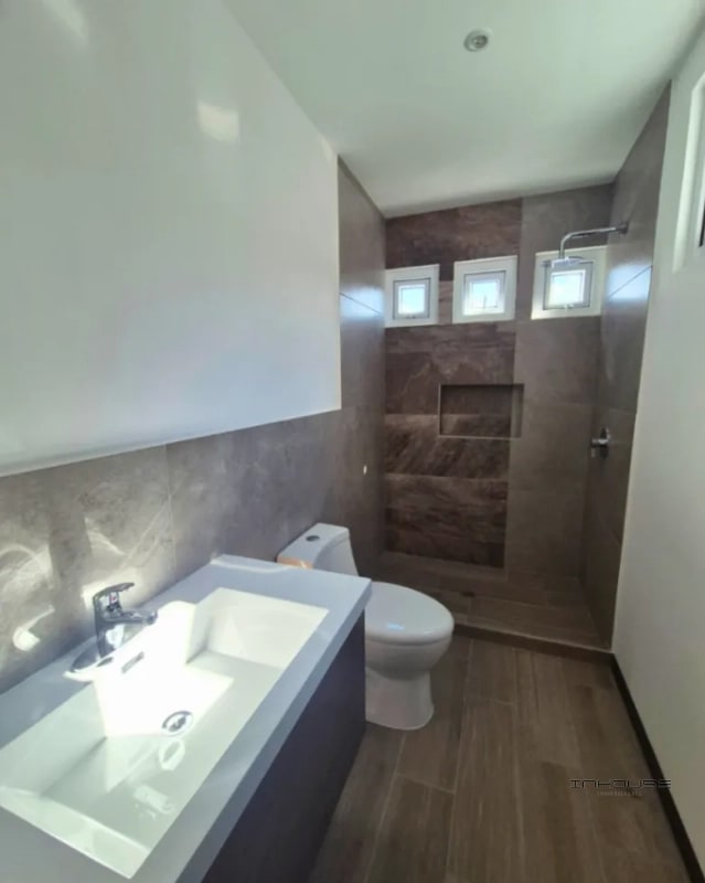 CASA EN VENTA EN ZONA 16 PARA ESTRENAR - 3