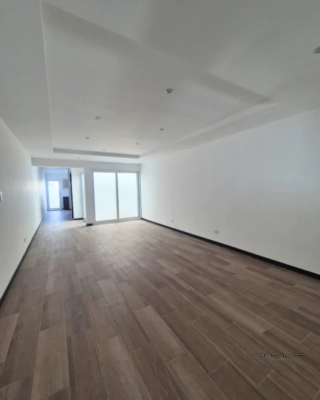 CASA EN VENTA EN ZONA 16 PARA ESTRENAR - 10