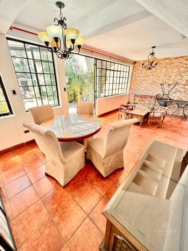 Zona 11 • Casa en Renta • Mariscal - 1