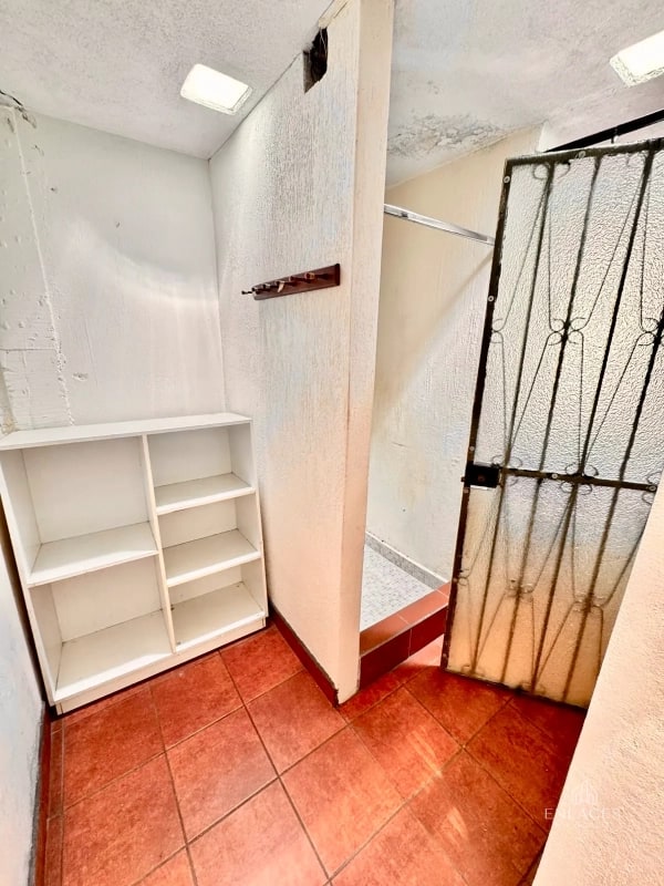 Zona 11 • Casa en Renta • Mariscal - 12