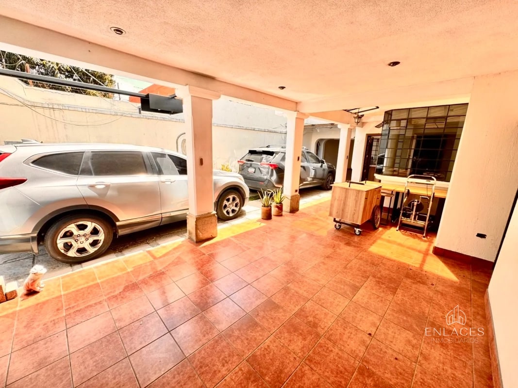 Zona 11 • Casa en Renta • Mariscal - 7