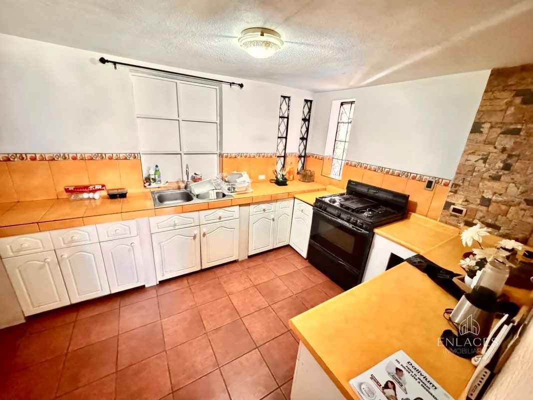 Zona 11 • Casa en Renta • Mariscal - 5