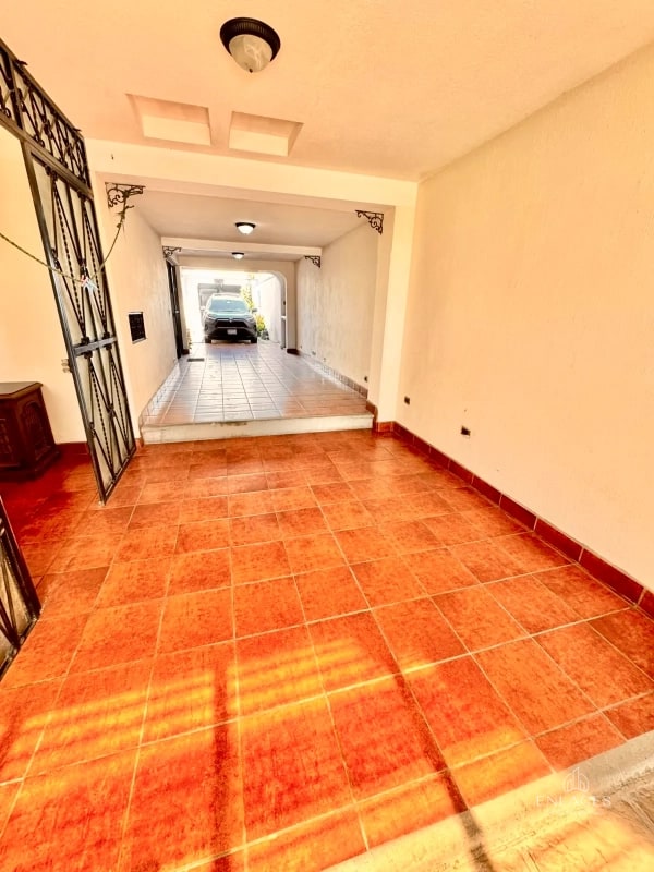 Zona 11 • Casa en Renta • Mariscal - 4