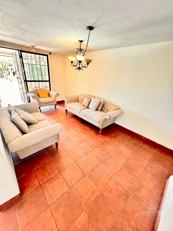 Zona 11 • Casa en Renta • Mariscal - 3