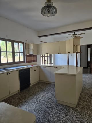 Casa en Alquiler en Ciudad San Cristóbal Sector A3 para Comercio o Empresa — Casa en Alquiler en Zona 8 Mixco, Guatemala, Ciudad — miniatura 6 de 15