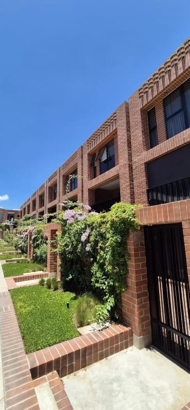 CASA EN VENTA CONDOMINIO IRIDIA HOMES CAÑADAS DE ELGIN ZONA 13 — Casa en Venta en Zona 13, Guatemala, Ciudad — foto 4 de 15