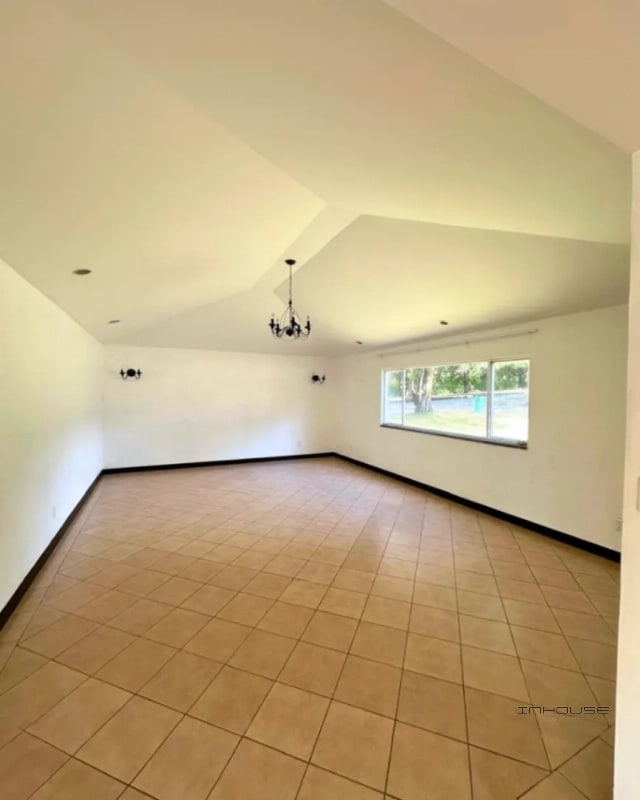 CASA EN RENTA EN CAES KM 23.5 DE UN NIVEL Y AMPLIO JARDIN - 11