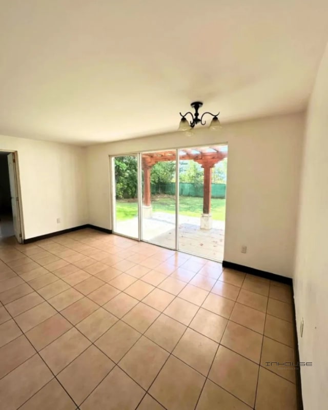 CASA EN RENTA EN CAES KM 23.5 DE UN NIVEL Y AMPLIO JARDIN - 8