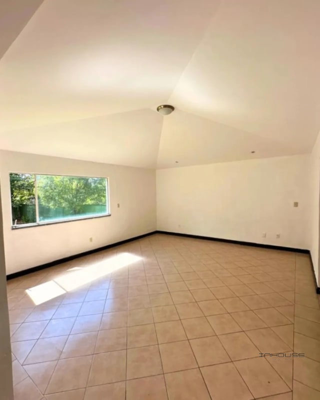 CASA EN RENTA EN CAES KM 23.5 DE UN NIVEL Y AMPLIO JARDIN - 7