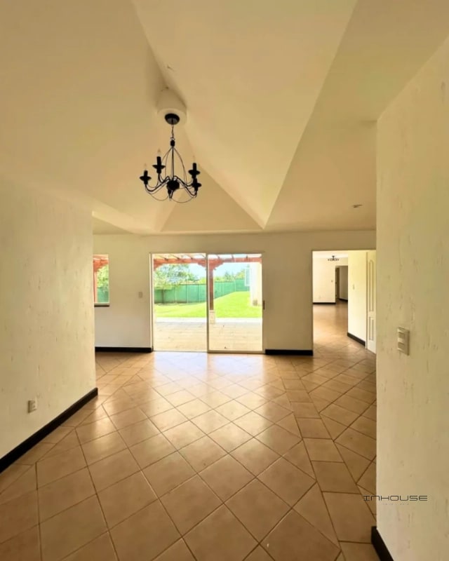CASA EN RENTA EN CAES KM 23.5 DE UN NIVEL Y AMPLIO JARDIN - 6