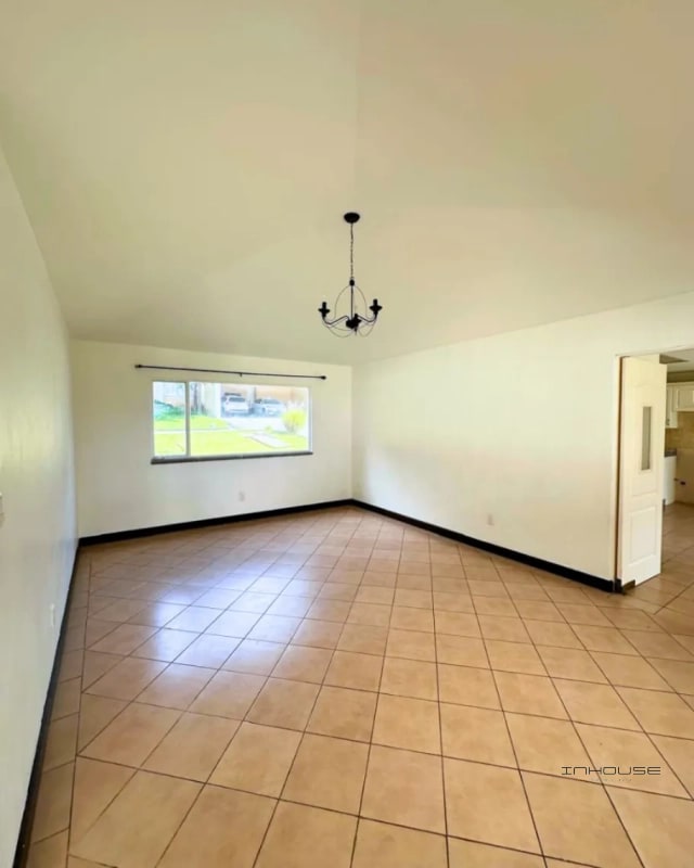 CASA EN RENTA EN CAES KM 23.5 DE UN NIVEL Y AMPLIO JARDIN - 2