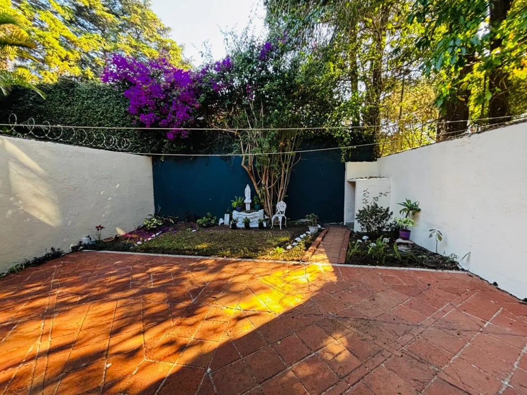 Linda Casa con jardín en Venta en Km. 27 CAES — Casa en Venta en Carretera a El Salvador, Guatemala, Ciudad — foto 13 de 16