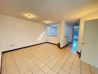 Linda Casa con jardín en Venta en Km. 27 CAES — Casa en Venta en Carretera a El Salvador, Guatemala, Ciudad — miniatura 3 de 16