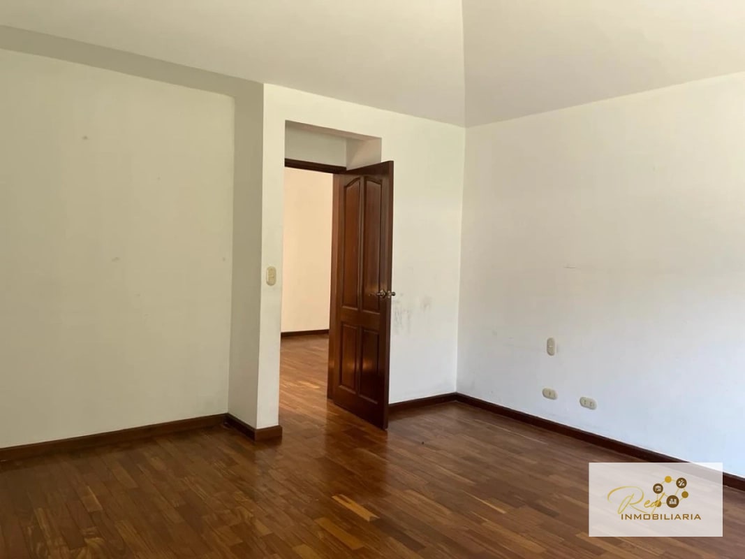 Casa en Venta – Condominio Broken Sound Zona 10 - 8