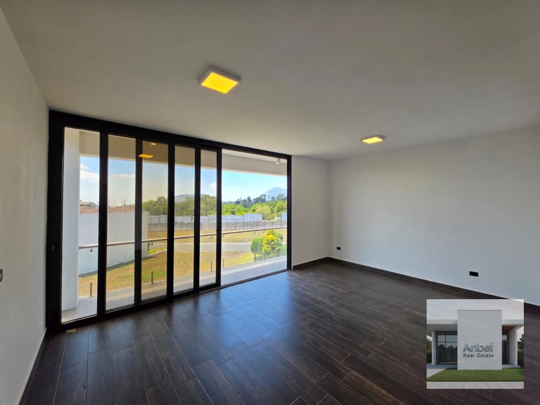 DIAMANTES DE GADIEL Venta Casa en Condominio, 2 Niveles y 4 Dormitorios en Villa Canales Carr a Santa Elena Barillas - 5