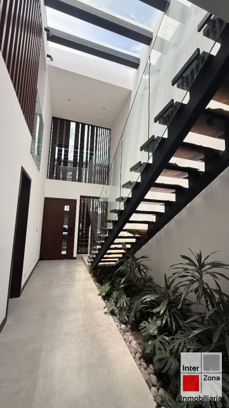 Casa en Molié, con elevador privado+panel solar. US$3,499  Junio 2026 - 13
