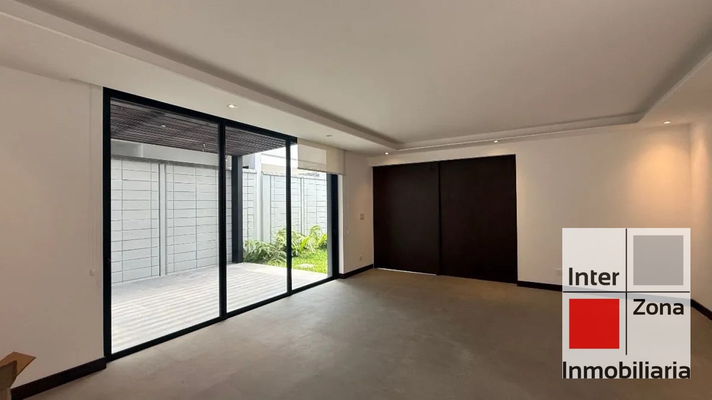 Casa en Molié, con elevador privado+panel solar. US$3,499  Junio 2026 - 11