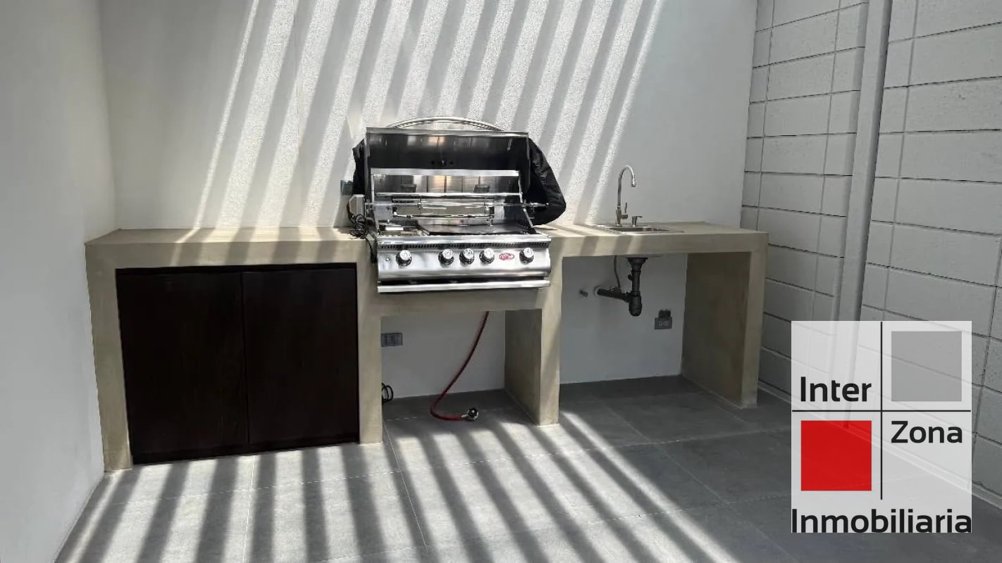 Casa en Molié, con elevador privado+panel solar. US$3,499  Junio 2026 - 6