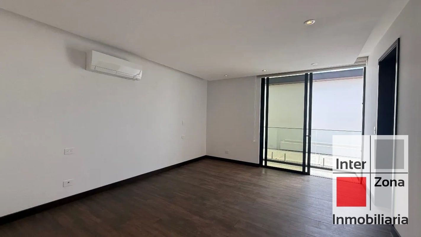 Casa en Molié, con elevador privado+panel solar. US$3,499 Junio 2026 - 16