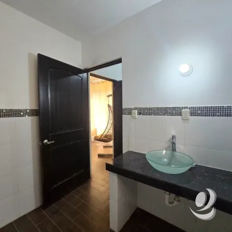 Casa con Jardín en Venta San Lucas Sacatepéquez - 8