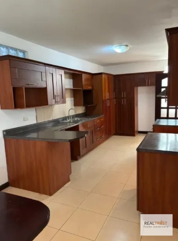 Hermosa casa grande en Residencial Los Diamantes - 16