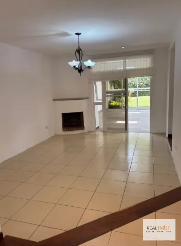 Hermosa casa grande en Residencial Los Diamantes - 12