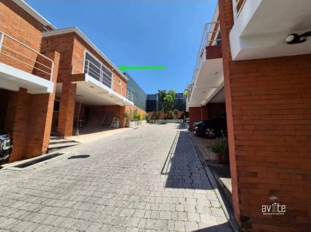 Casa dentro de Condominio, cerca de Cayala y URL Q3,700,000 más impuestos - 13