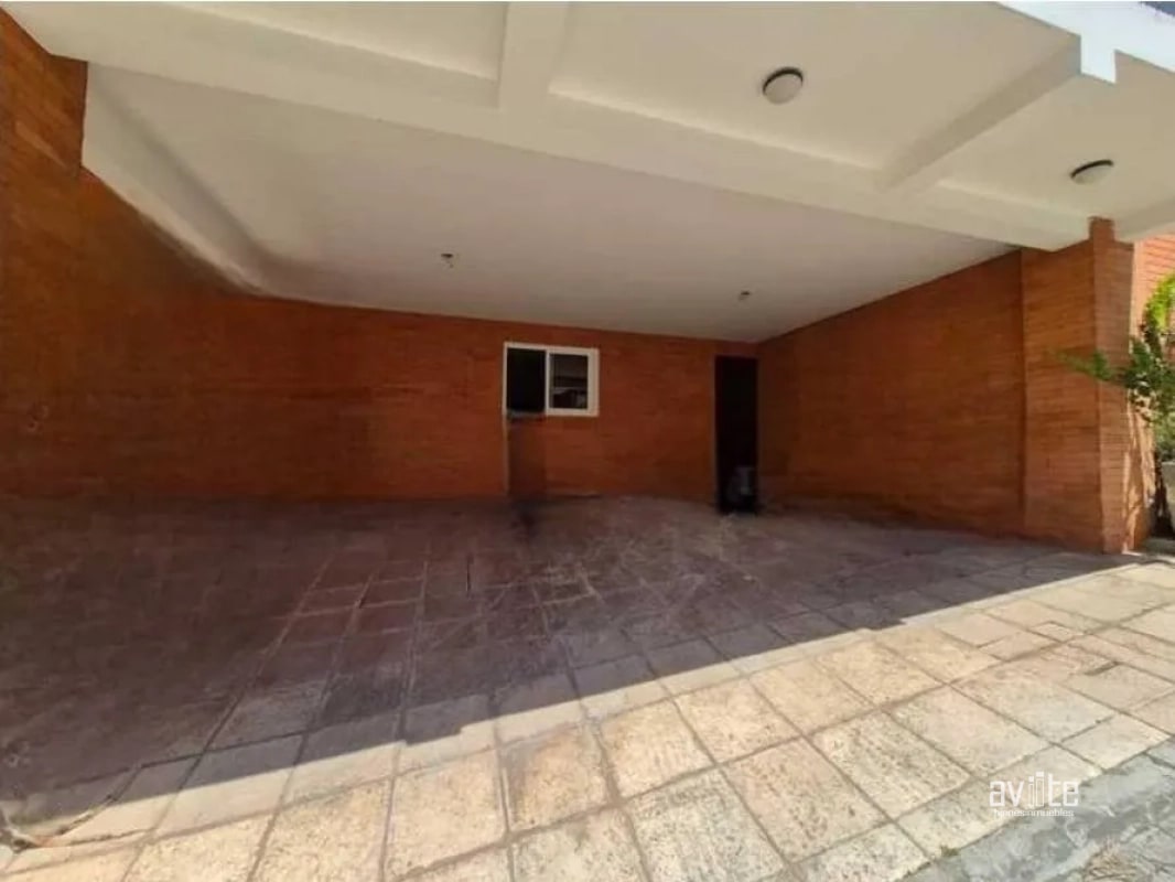 Casa dentro de Condominio, cerca de Cayala y URL Q3,700,000 más impuestos - 14