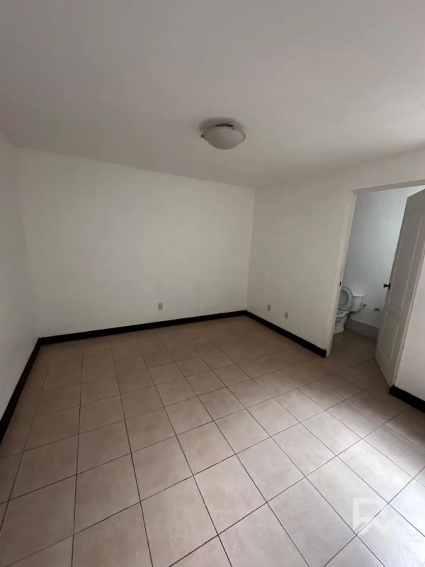 Alquilo casa de 1 nivel en Condominio Casa y Campo CAES - 9