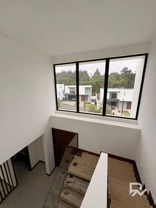 Venta de casa en Sauces del Pulte zona 16 - 11