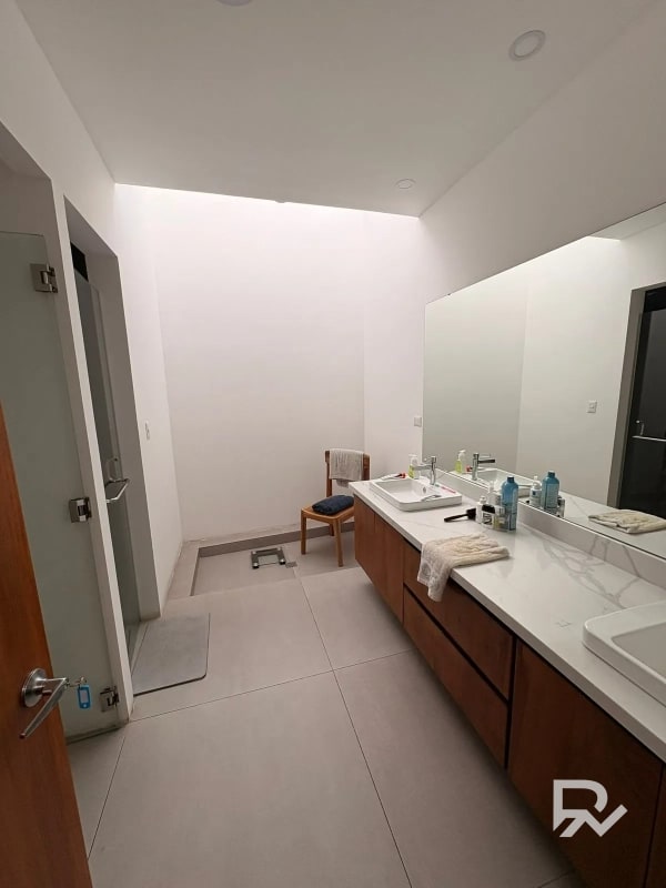 Casa en venta en San José Pinula con diseño Moderno - 1