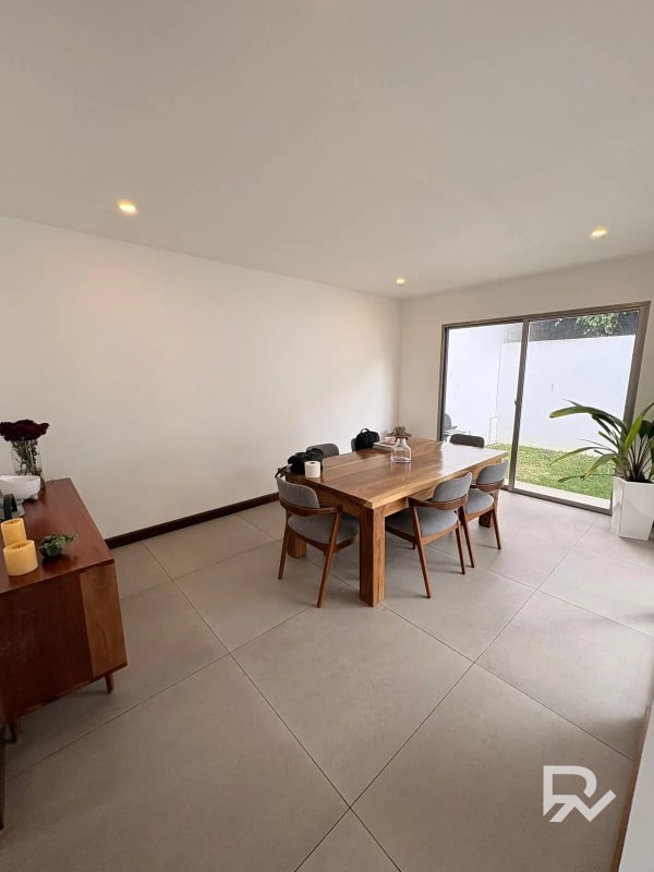 Casa en venta en San José Pinula con diseño Moderno - 10