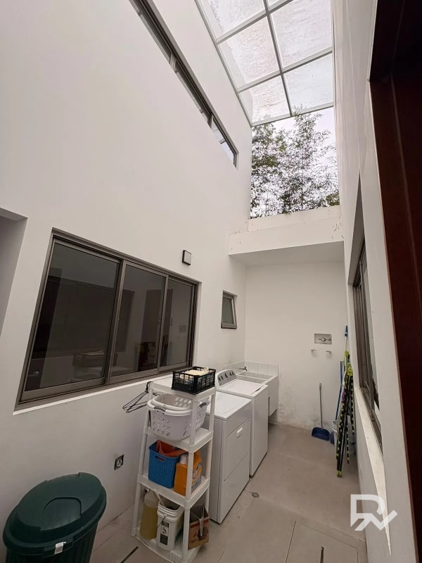 Casa en venta en San José Pinula con diseño Moderno - 4
