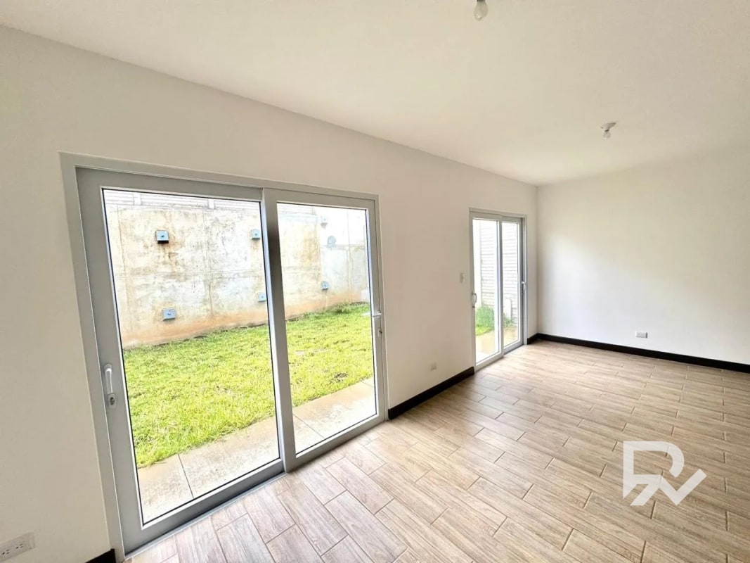 Linda casa en venta para estrenar en Bosques de Santa Elena. - 7