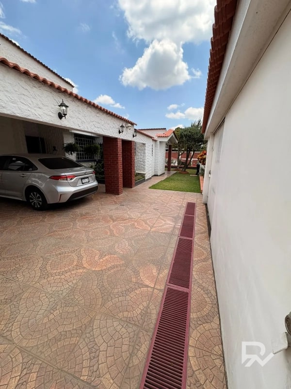 Propiedad con potencial REAL de inversión 📍 San Cristóbal 2, zona 8 de Mixco - 11