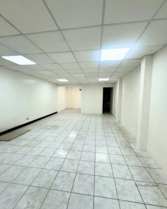 CASA EN RENTA EN ZONA 6  PARA USO COMERCIAL FRENTE A LA PARADA DEL TRANSMETRO - 10