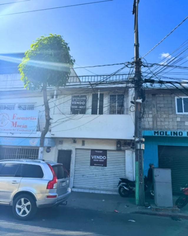 CASA EN RENTA EN ZONA 6  PARA USO COMERCIAL FRENTE A LA PARADA DEL TRANSMETRO - 6