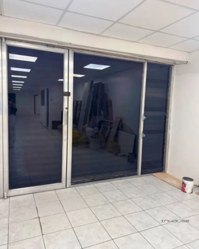 CASA EN RENTA EN ZONA 6 PARA USO COMERCIAL FRENTE A LA PARADA DEL TRANSMETRO - 4