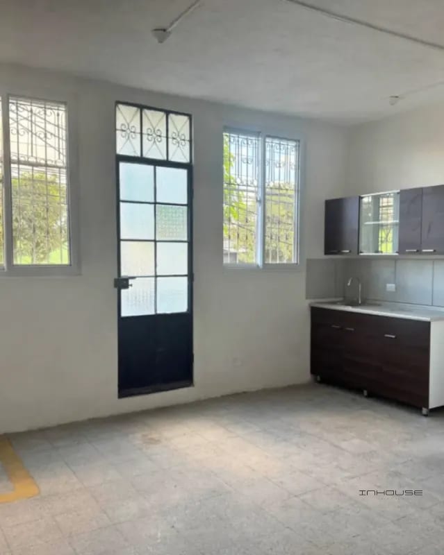 CASA EN RENTA EN ZONA 6  DE 2 NIVELES, FUERA DE GARITA — Casa en Alquiler en Zona 6, Guatemala, Ciudad — foto 2 de 10