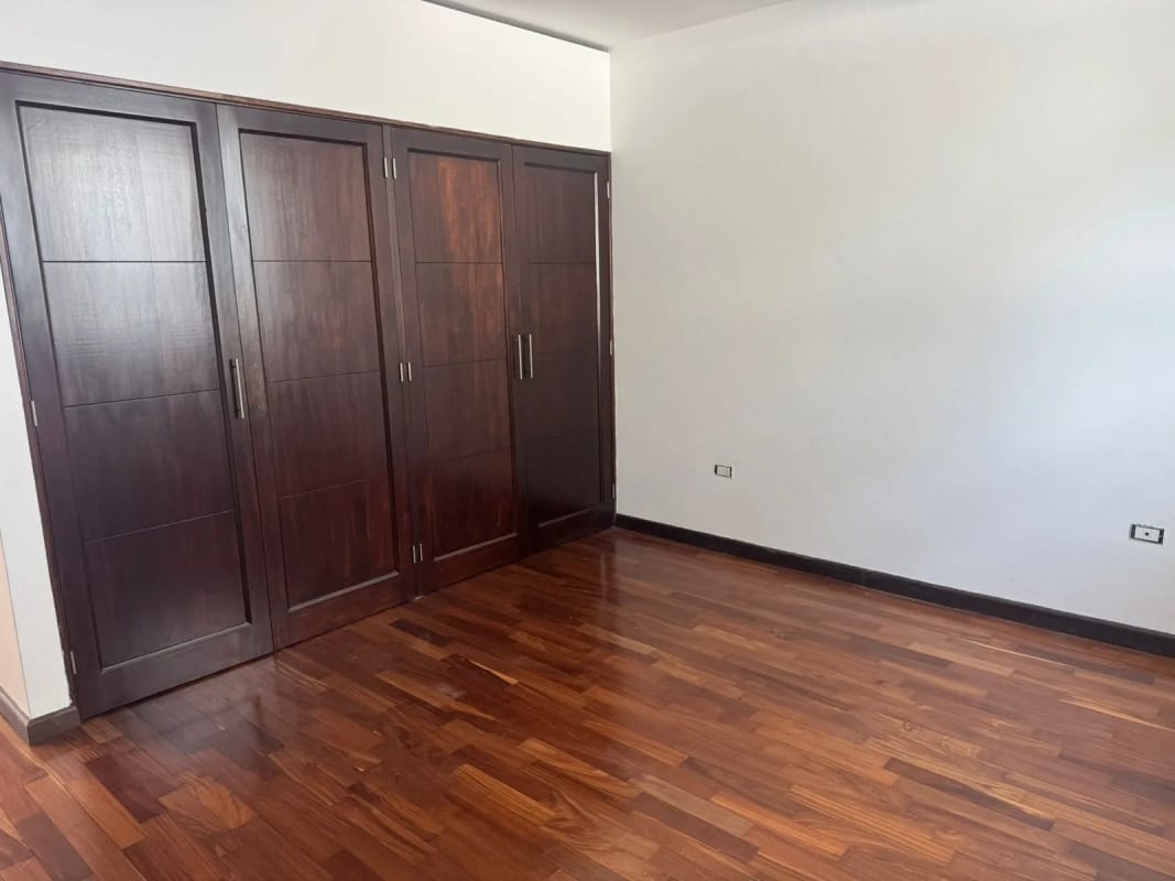 Exclusiva CASA  en ALQUILER en El Socorro CAES, Km 12.7! — Casa en Alquiler en El Socorro, Carretera a El Salvador, Guatemala, Ciudad — foto 4 de 13