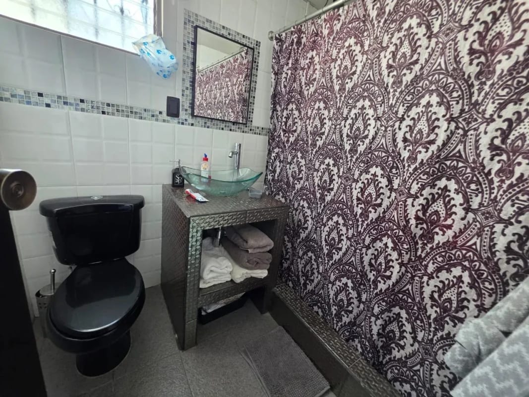 VENDO CASA EN UTATLAN ZONA 11, JARDIN Y PERGOLA — Casa en Venta en Zona 11, Guatemala, Ciudad — foto 7 de 14