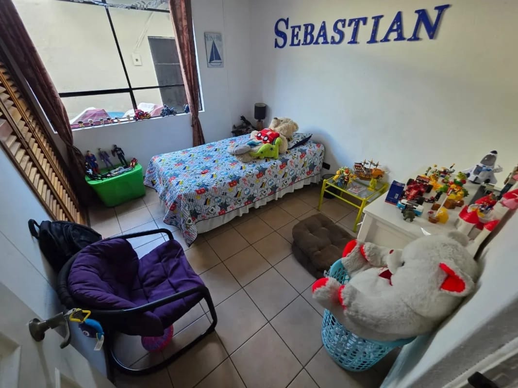VENDO CASA EN UTATLAN ZONA 11, JARDIN Y PERGOLA — Casa en Venta en Zona 11, Guatemala, Ciudad — foto 2 de 14