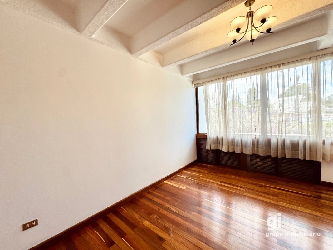 Casa en Venta en Zona 10 - Sector Céntrico y Tranquilo - 8