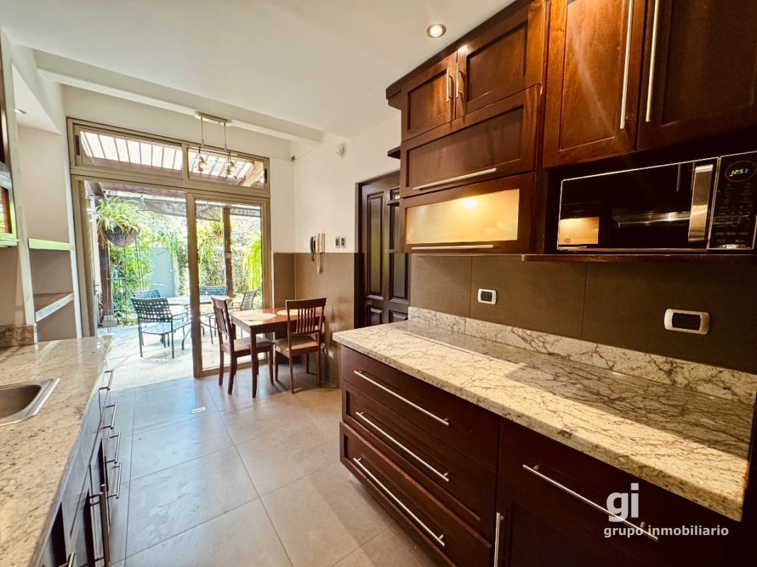 Casa en Venta en Zona 10 - Sector Céntrico y Tranquilo - 6